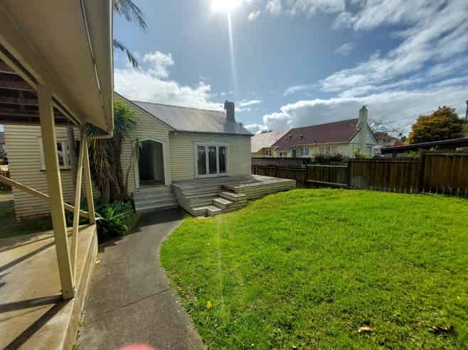 19 Hazel Ave, Sandringham
