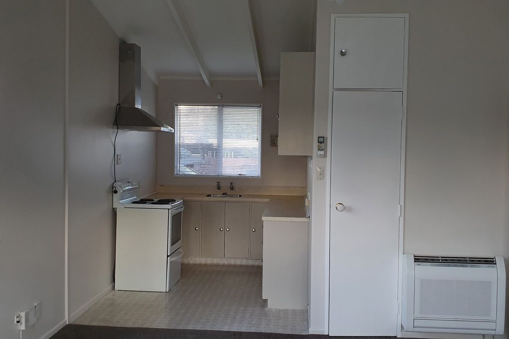 WORKSOP ROAD - 2-BDRMS - $400 P/W 2