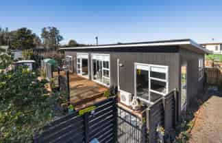69 Nash Parade, Foxton Beach