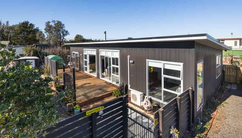 69 Nash Parade, Foxton Beach