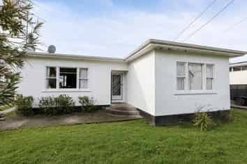 56 Iranui Road, Inner Kaiti