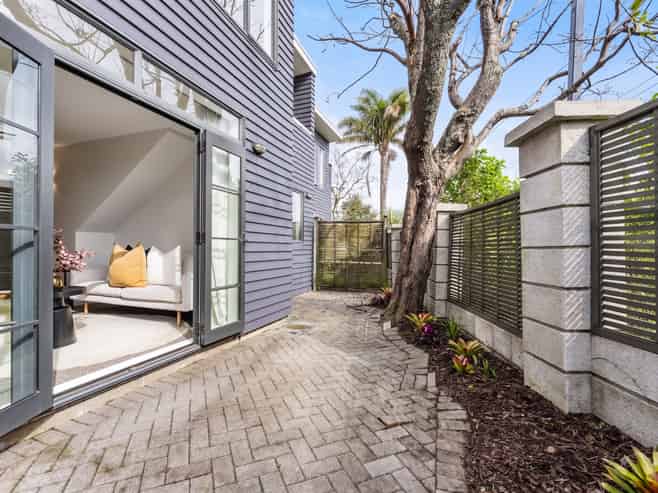 16 Saintly Lane, Avondale