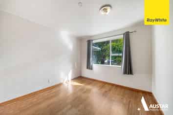 42 Derwent Crescent, Titirangi