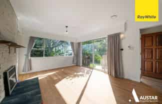 42 Derwent Crescent, Titirangi