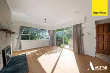 42 Derwent Crescent, Titirangi