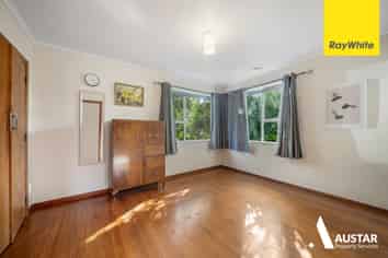 42 Derwent Crescent, Titirangi
