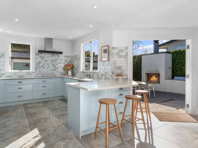 18 Allister Avenue, Merivale