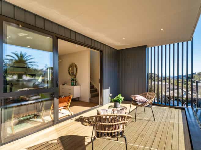 2/4 Powrie Street, Glenfield