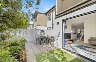 7 Whale Road, Mount Wellington