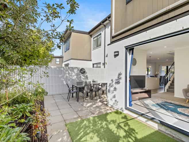 7 Whale Road, Mount Wellington