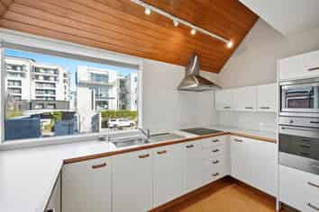 9/10 Cranmer Square, Christchurch Central