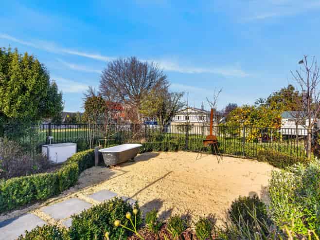 300 Lyndon Road West, Hastings