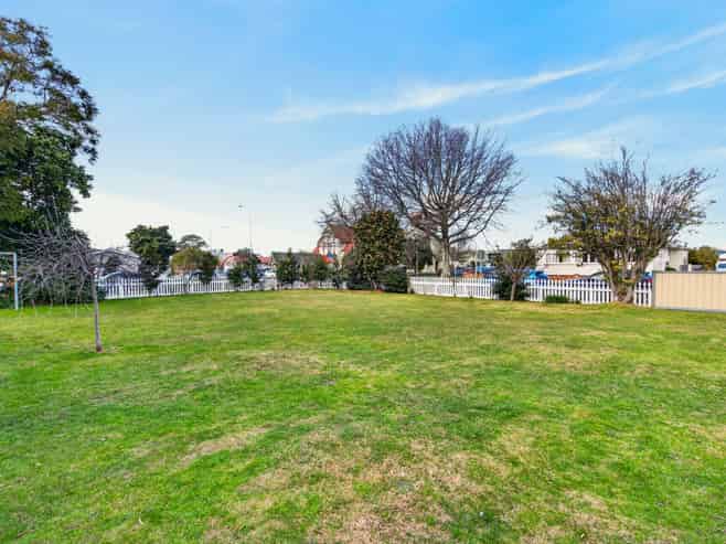 300 Lyndon Road West, Hastings