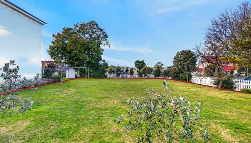 300 Lyndon Road West, Hastings