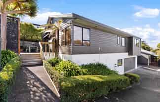 2/16 Pleasant Road, Glen Eden