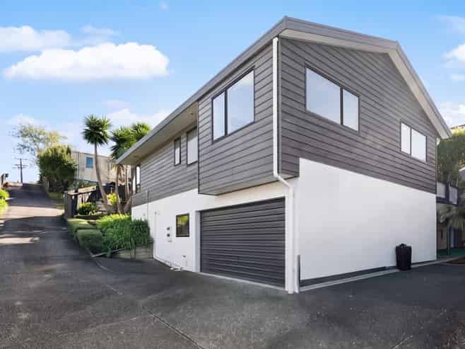2/16 Pleasant Road, Glen Eden