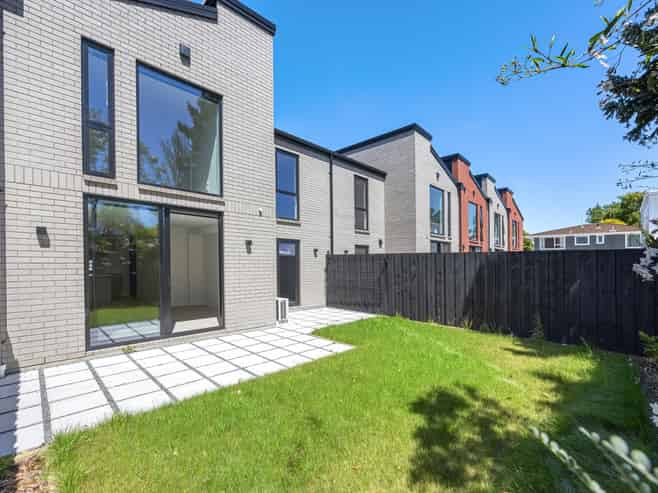 5/90 Holly Road, Saint Albans