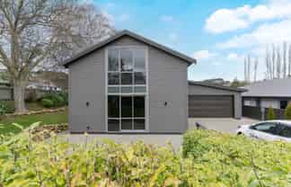 1 Field View, Bradford