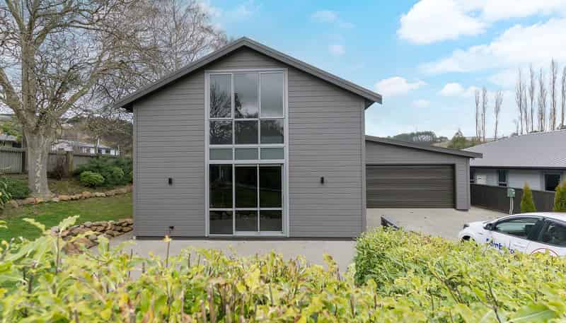 1 Field View, Bradford