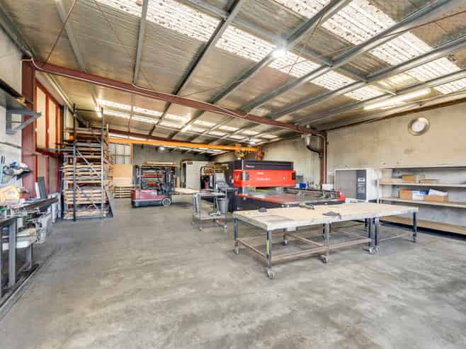 Industrial Workshop – Ready to Occupy