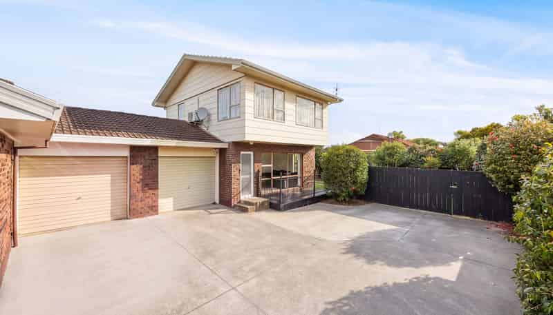2/23 Butley Drive, Farm Cove