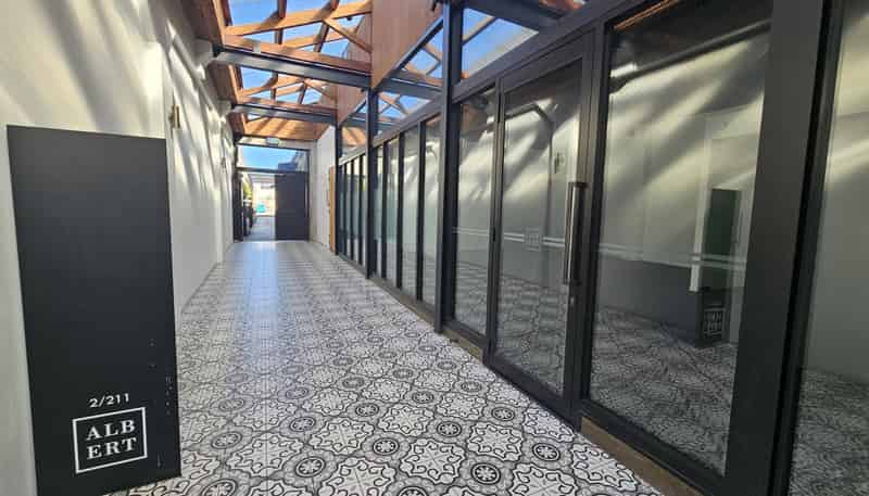 2/211 Heretaunga Street East, Hastings