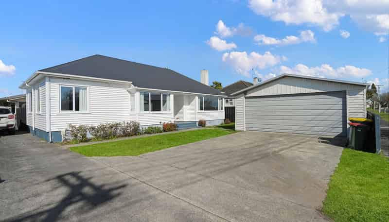 12 Bains Avenue, Hamilton East