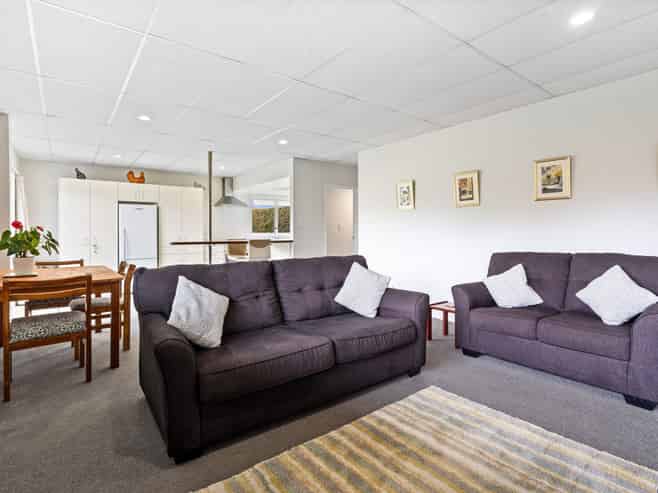 21A Pyle Road East, One Tree Point