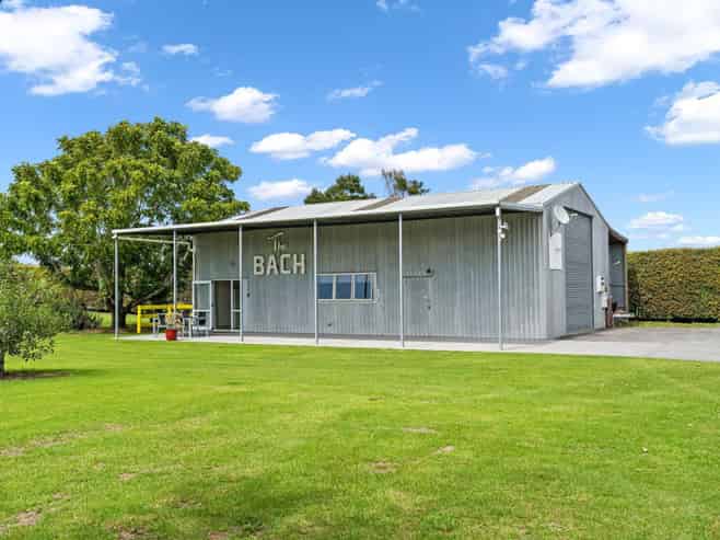 21A Pyle Road East, One Tree Point