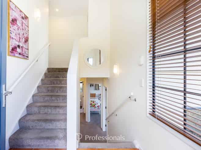 28 Kirton Drive, Riverstone Terraces