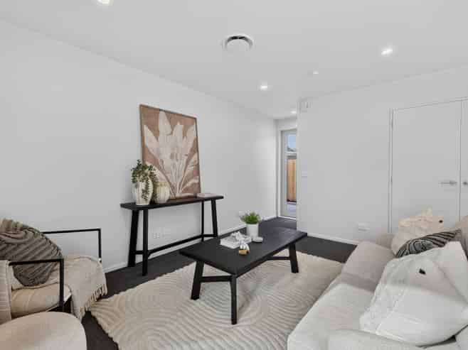 2/565 Madras Street, Saint Albans