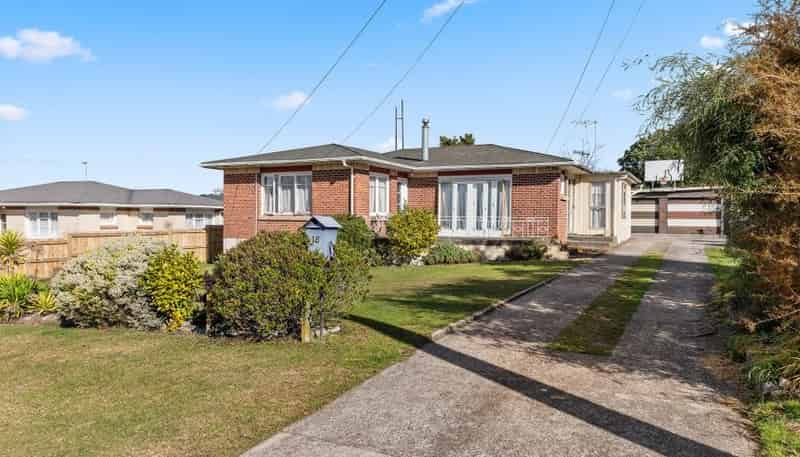 18 Roosevelt Road, Mangakakahi