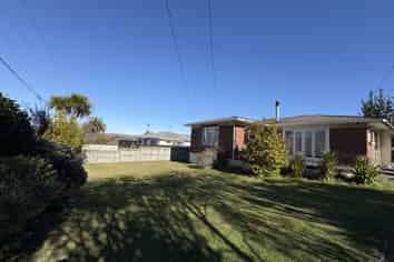 18 Roosevelt Road, Mangakakahi