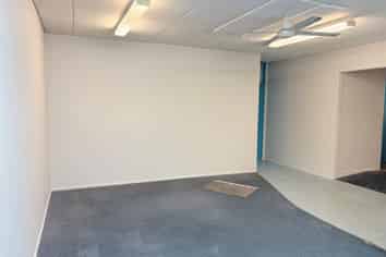 195M² RETAIL/OFFICE SPACE FOR LEASE
