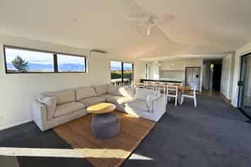 8 Tahi Street, Albert Town
