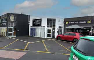 Get Noticed on Te Rapa Road