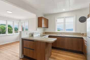 122 Easther Crescent, KEW