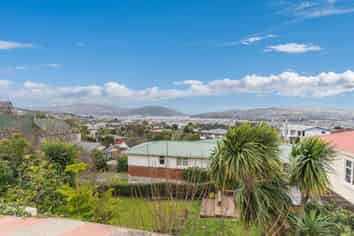 122 Easther Crescent, KEW