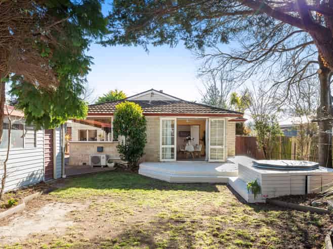 20 Saunders Place, Redwood