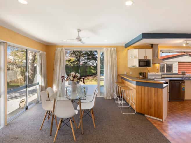 20 Saunders Place, Redwood