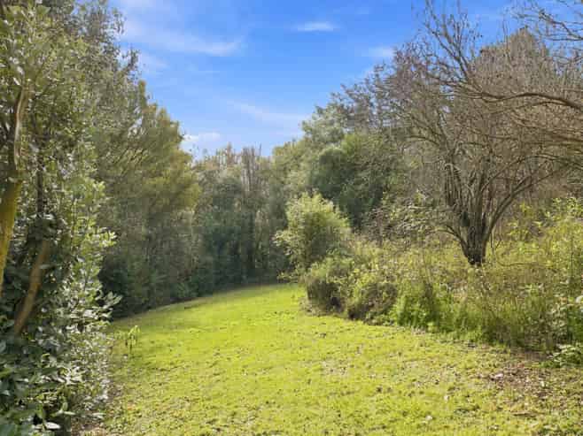 1600 Cust Road, Cust