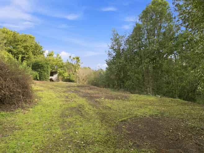 1600 Cust Road, Cust