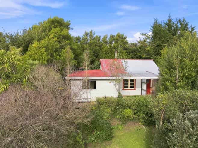 1600 Cust Road, Cust