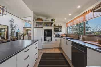 2 Exeter Place, Tihiotonga