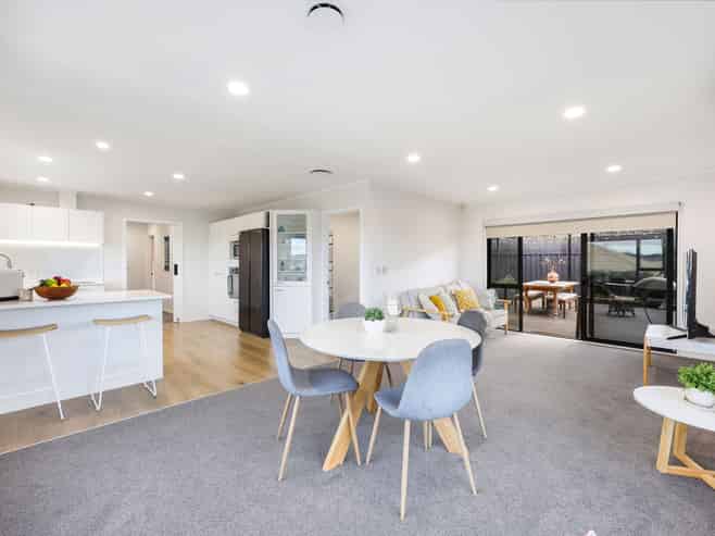 1/14 Kells Place, Botany Downs