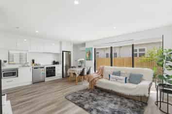 2/58 Division Street, Riccarton