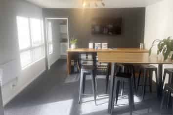Modern Warehouse & Office in Prime Location