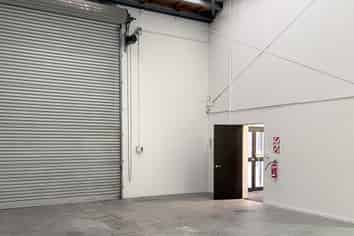 Modern Warehouse & Office in Prime Location