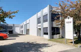 Rear Warehouse/Office in Great Location