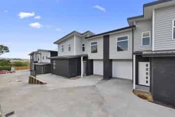 2/120 Horsham Downs Road, Rototuna
